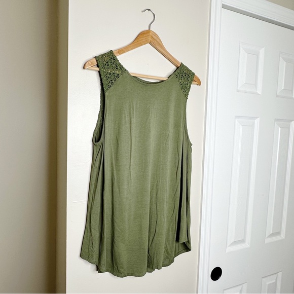 Old Navy Crochet Tank - Picture 2 of 6